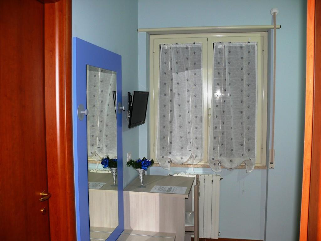 B&B Max Μεσίνα Δωμάτιο φωτογραφία